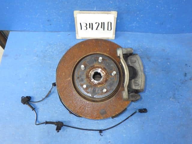 Front Right Knuckle Hub Assembly MAZDA CX-5 2017 LDA-KF2P — photo 1