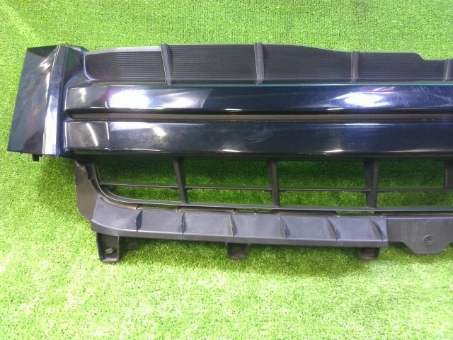 Radiator Grille TOYOTA Noah 2009 DBA-ZRR70 — photo 3