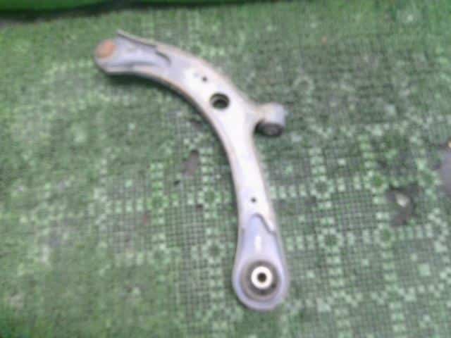 Front Right Lower Control Arm HONDA Life 2008 DBA-JB5 — photo 4