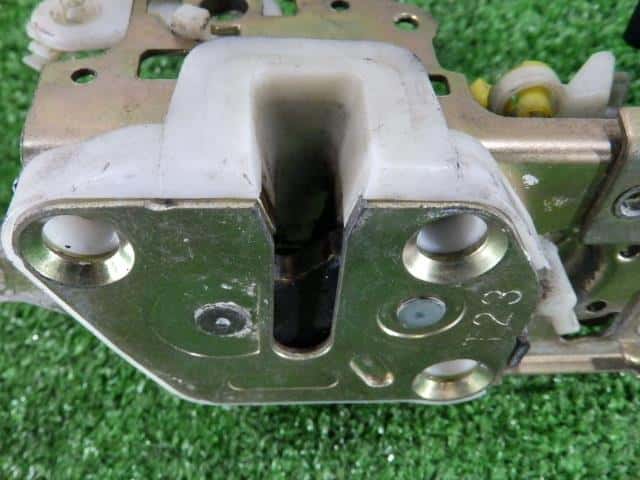 Front Left Door Lock Actuator MAZDA Titan 2000 GE-SYE6T WG7059310B — photo 5