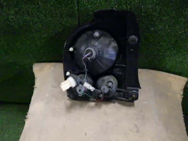 Right Tail Light SUZUKI Lapin 2009 DBA-HE22S 3565085K00 — photo 2