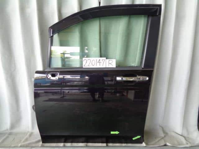 Front Left Door Assembly HONDA Step Wagon 2011 DBA-RK5 — photo 1