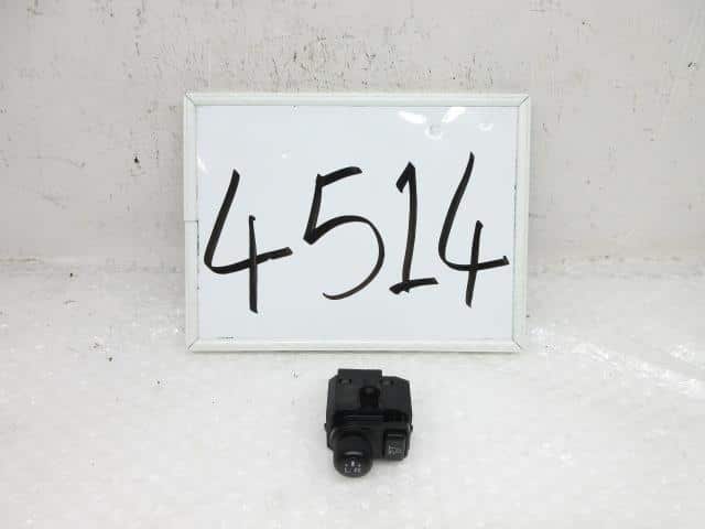 Door Mirror Switch DAIHATSU Tanto 2012 DBA-L375S — photo 1