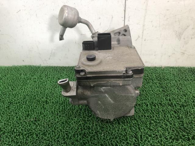A/C Compressor TOYOTA SAI 2010 DAA-AZK10 — photo 1