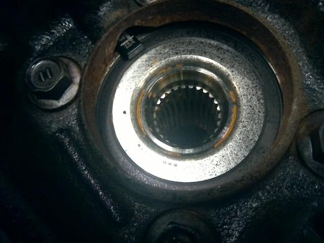 Rear Right Knuckle Hub Assembly TOYOTA Prius 2020 DAA-ZVW55 — photo 3