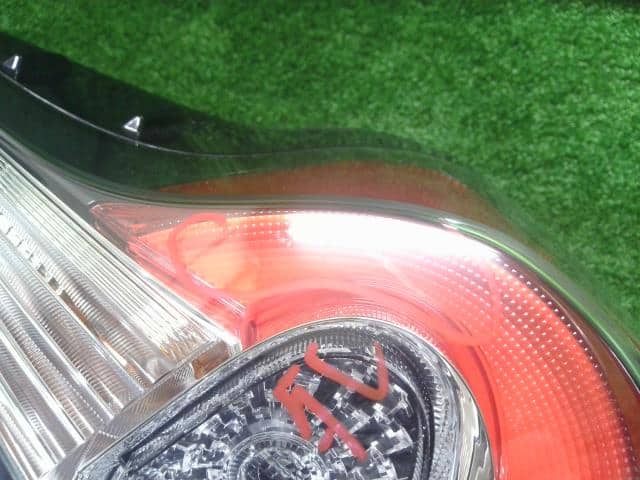 Right Tail Light TOYOTA Aqua 2018 DAA-NHP10 — photo 5
