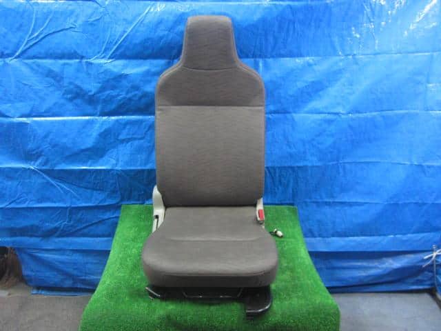 Driver's Seat MAZDA Scrum 2020 HBD-DG17V — photo 1