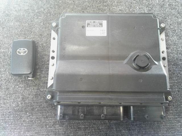 Engine Control Unit TOYOTA Prius 2010 DAA-ZVW30 — photo 1