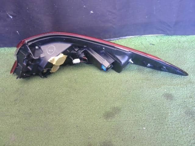 Left Tail Light TOYOTA Camry DAA-AXVH70 (H) — photo 2