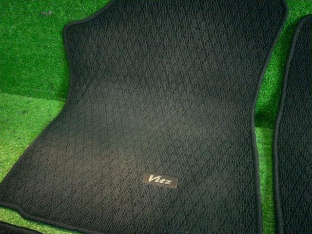 Floor Mat TOYOTA Vitz 2011 DBA-NSP130 — photo 4