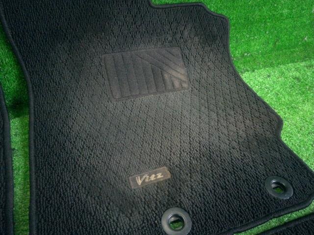 Floor Mat TOYOTA Vitz 2011 DBA-NSP130 — photo 3