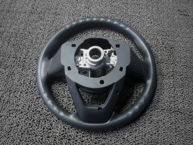 Steering Wheel TOYOTA Aqua 2021 6AA-MXPK11 4510052710C0 — photo 4