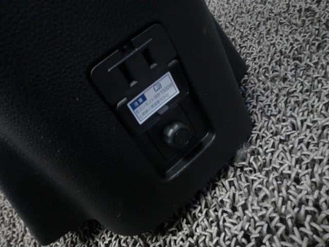Console Box TOYOTA Aqua 2021 6AA-MXPK11 — photo 2