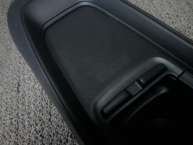 Console Box TOYOTA Aqua 2021 6AA-MXPK11 — photo 5