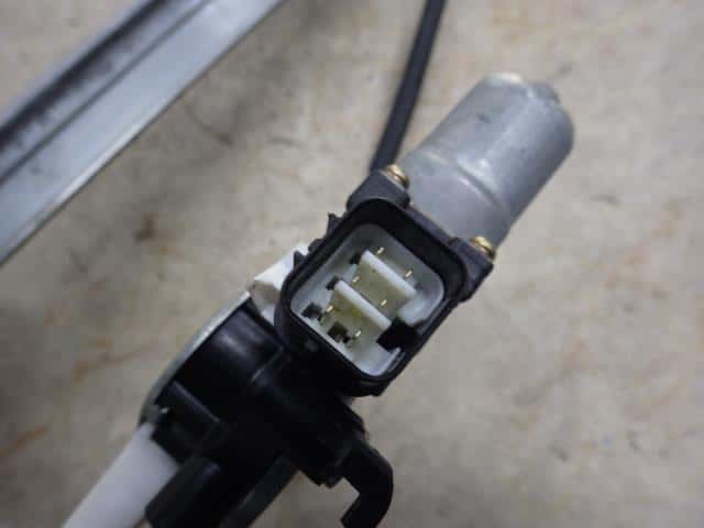 Front Right Door Regulator HONDA Life 2004 UA-JB5 — photo 3