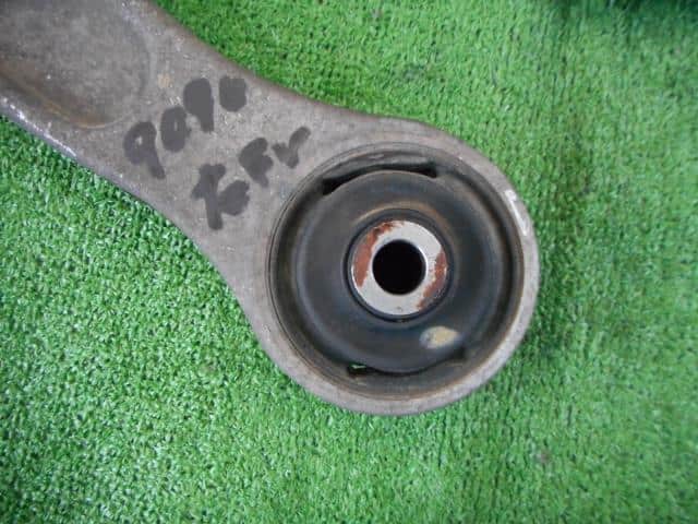 Front Right Lower Control Arm MITSUBISHI Lancer 2003 GH-CT9A — photo 4