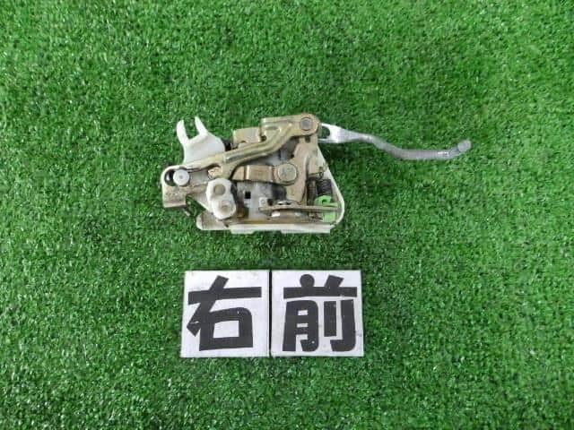 Door Lock Solenoid MITSUBISHI Minicab 1992 V-U41 — photo 1