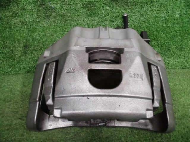 Front Right Caliper AUDI Audi a4 2007 GH-8EBWEF — photo 1