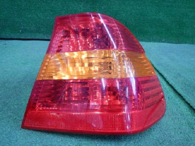 Right Tail Light BMW 3 Series 2003 318I/E46/�E��E�E�� 6 907 934 — photo 1