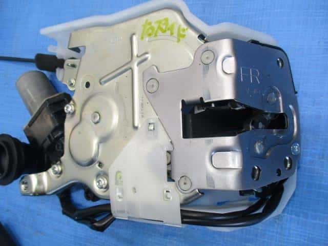 Rear Right Door Lock Actuator HONDA N BOX 2020 6BA-JF3 72610TTA911 — photo 3