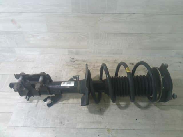 Front Right Strut NISSAN Serena 2012 DAA-HC26 — photo 1