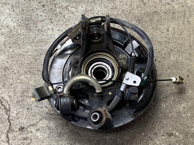 Rear Left Knuckle Hub Assembly TOYOTA Mark II 1995 E-GX90 — photo 2