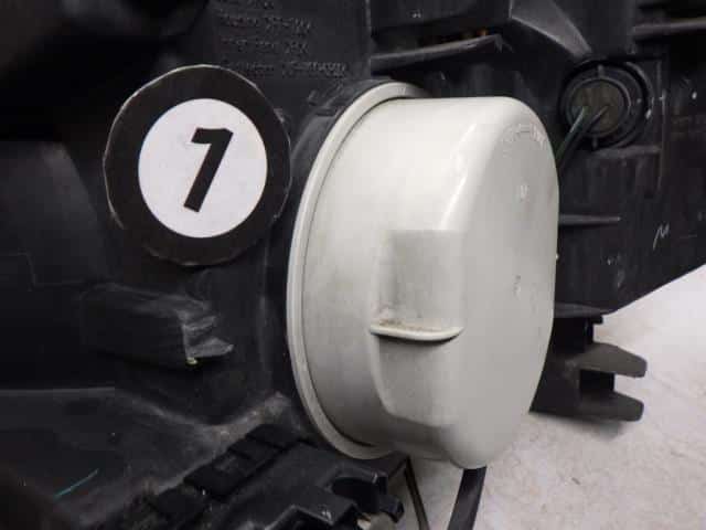 Right Headlight NISSAN Serena 2007 DBA-CC25 — photo 5
