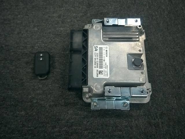 Engine Control Unit SUZUKI Swift 2021 4BA-ZC33S 3391053R00 — photo 1