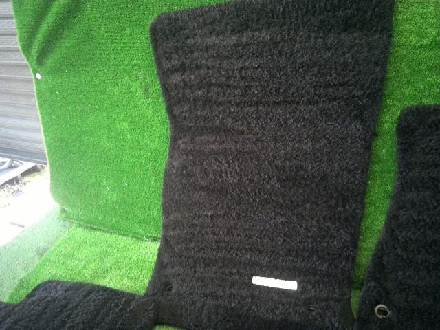 Floor Mat TOYOTA Lexus ls 2009 DAA-UVF45 — photo 3