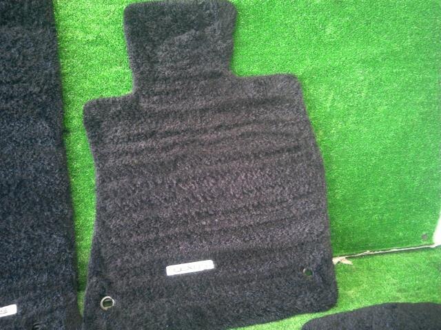 Floor Mat TOYOTA Lexus ls 2009 DAA-UVF45 — photo 2