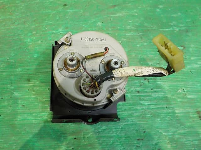 Speedometer ISUZU ISUZU TRACTOR 1995 W-EXZ72J 1831203690 — photo 2