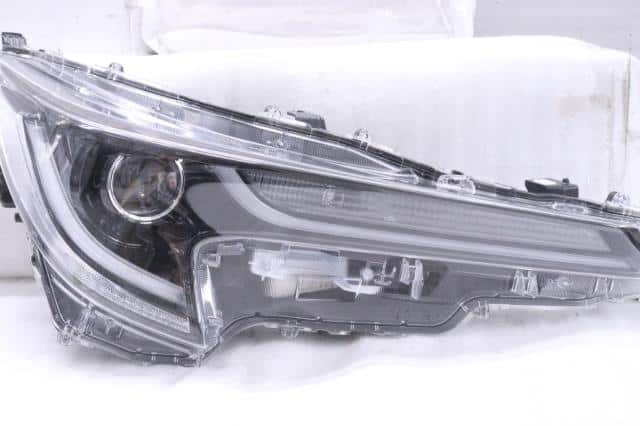 Right Headlight TOYOTA COROLLA 2019 3BA-NRE210 8110512K50 — photo 2