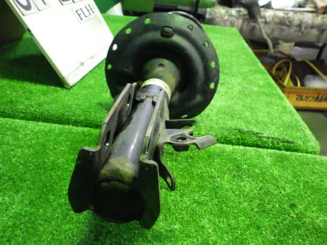 Front Left Strut HONDA Fit 2015 DAA-GP5 — photo 3