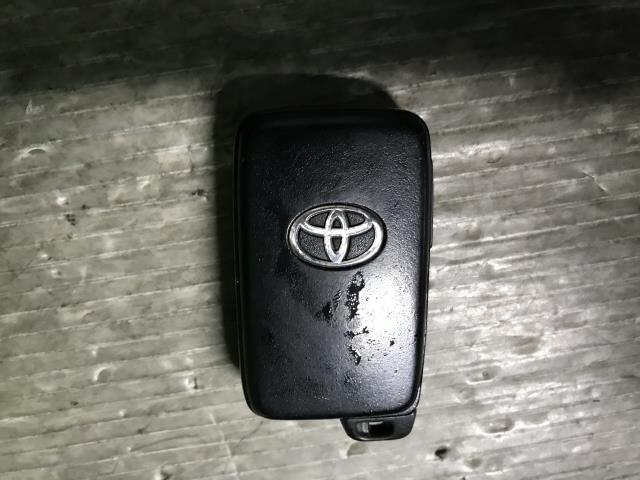 Keyless Entry Remote Control Key TOYOTA Prius Alpha 2015 DAA-ZVW40 — photo 1