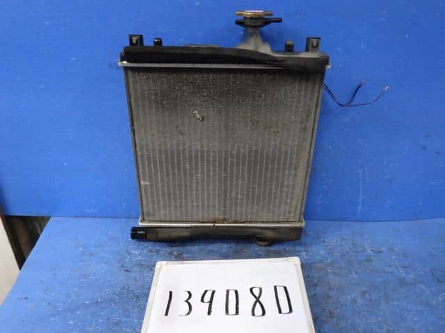 Radiator NISSAN Moco 2010 DBA-MG22 — photo 1