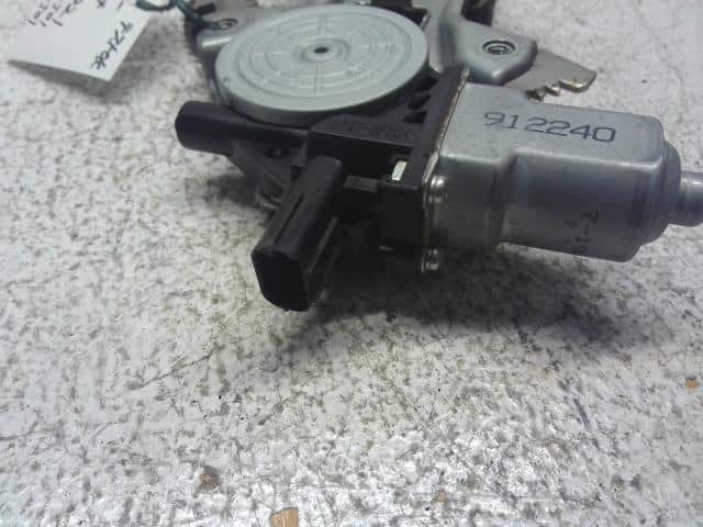 Front Left Door Regulator HONDA Acty 2010 EBD-HA9 — photo 2