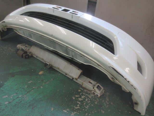 Front Bumper HONDA Elysion 2004 DBA-RR1 — photo 5