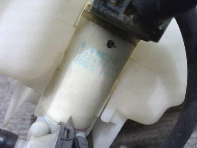 Windshield Washer Tank NISSAN Elgrand 2011 DBA-PE52 — photo 2