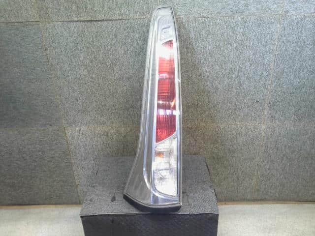 Left Tail Light NISSAN Serena 2011 DBA-FNC26 — photo 1