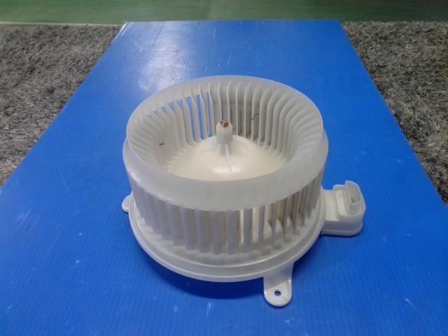 Blower Motor TOYOTA Mark X 2012 DBA-GRX130 — photo 2