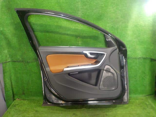 Front Left Door Assembly VOLVO Volvo 60 series 2012 CBA-FB6304T — photo 2
