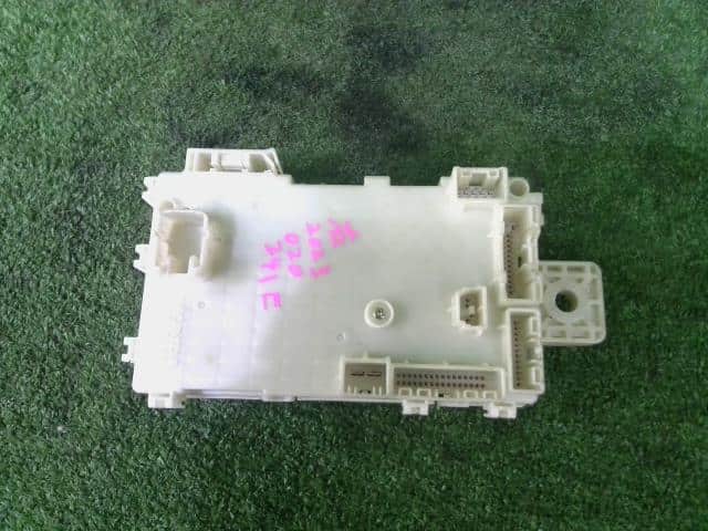 Fuse Box HONDA N-wgn 2019 6BA-JH3 — photo 4