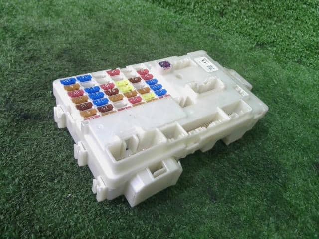 Fuse Box HONDA N-wgn 2019 6BA-JH3 — photo 2