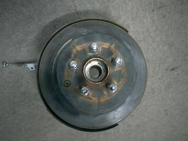 Rear Left Knuckle Hub Assembly NISSAN Skyline 2014 DAA-HNV37 — photo 1