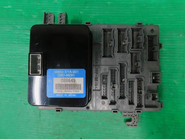Fuse Box HONDA Zest 2007 DBA-JE1 — photo 1
