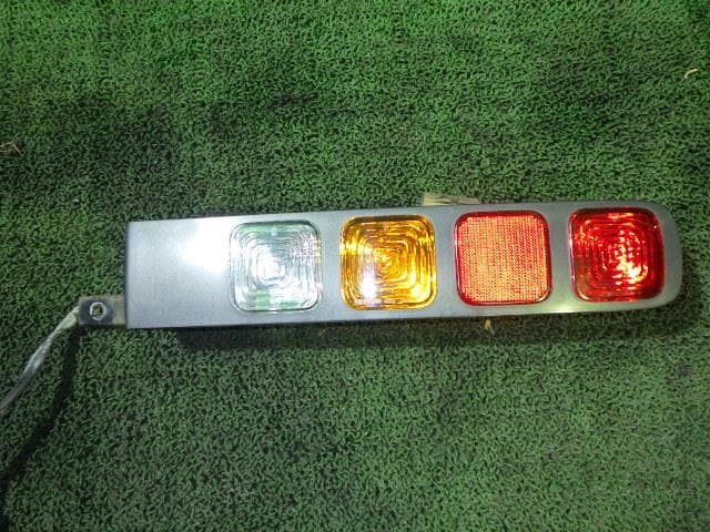 Right Tail Light NISSAN Cube 2002 UA-BZ11 — photo 1