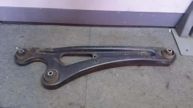 Rear Right Lower Control Arm SUZUKI Alto 2012 DBA-HA25S — photo 1