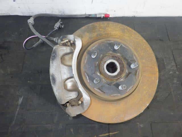 Front Left Knuckle Hub Assembly NISSAN Serena 2017 DAA-GC27 — photo 1