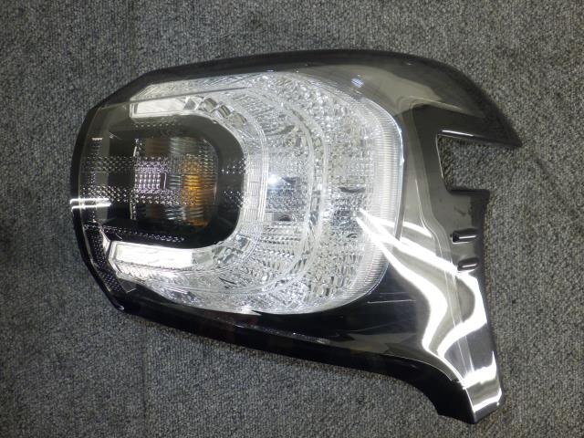 Right Tail Light TOYOTA Sienta 2016 DBA-NSP170G — photo 1