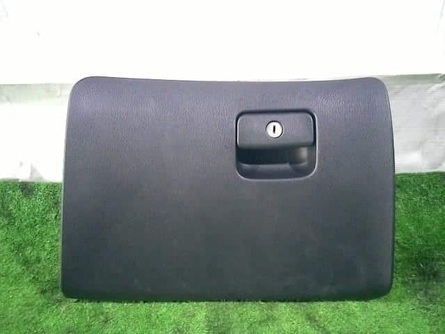 Glove Compartment NISSAN Elgrand 2017 DBA-TNE52 — photo 1